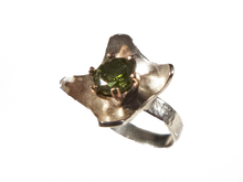 Load image into Gallery viewer, Peridot - Handmade Sterling Silver Bronze Ring